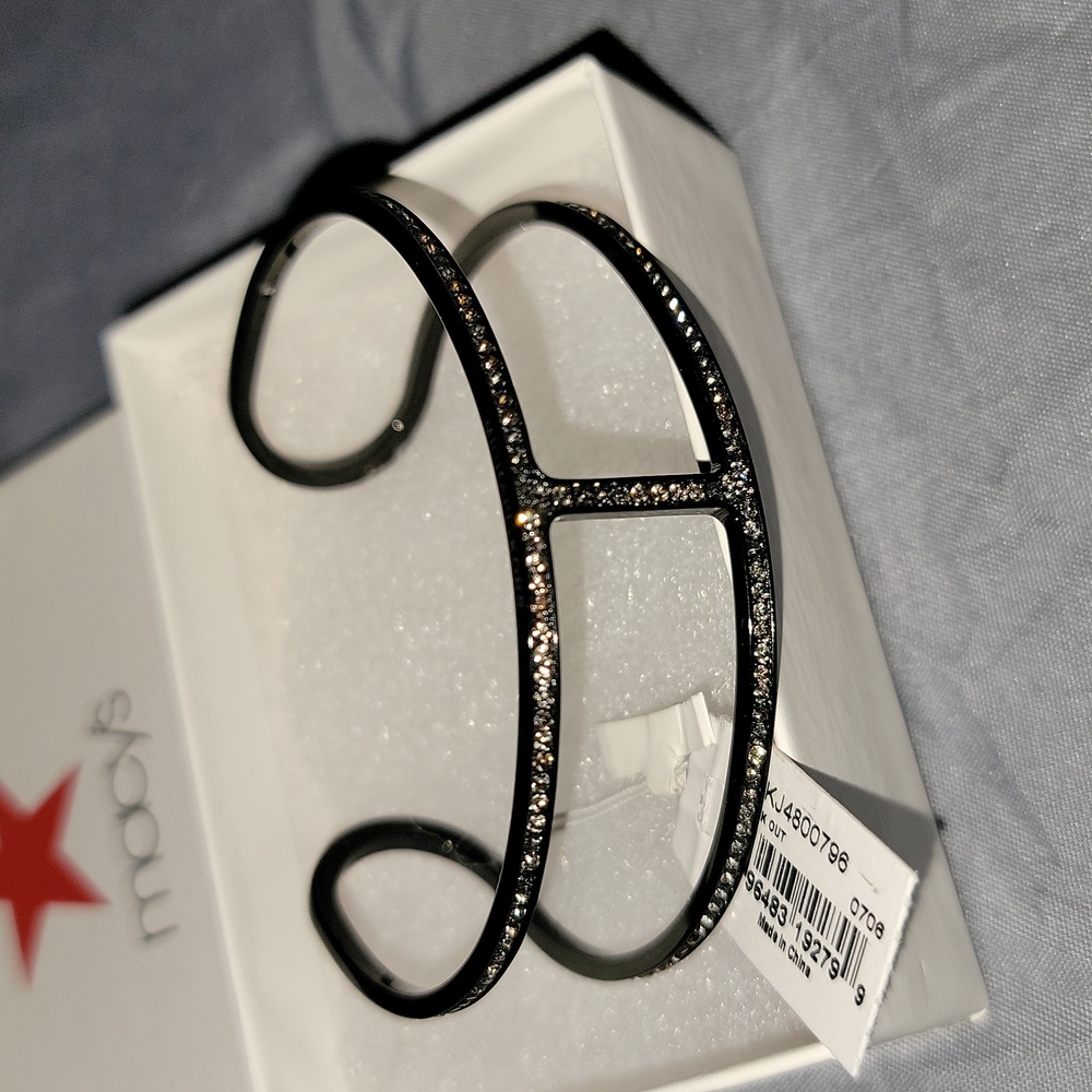 Gorgeous Michael Kors Black Tone Brilliance Cuff Bracelet Crystals Pave - Picture 2 of 9